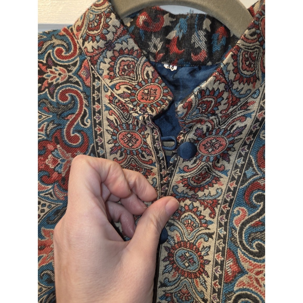 Kashmiri coat with Mandarin Collar and Button Details, Size Eu 44, US 12 - Picture 3 of 4
